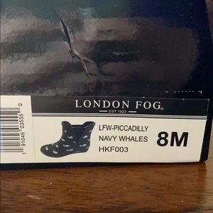 London Fog Navy Blue Whale Booties. Size 8. NEW